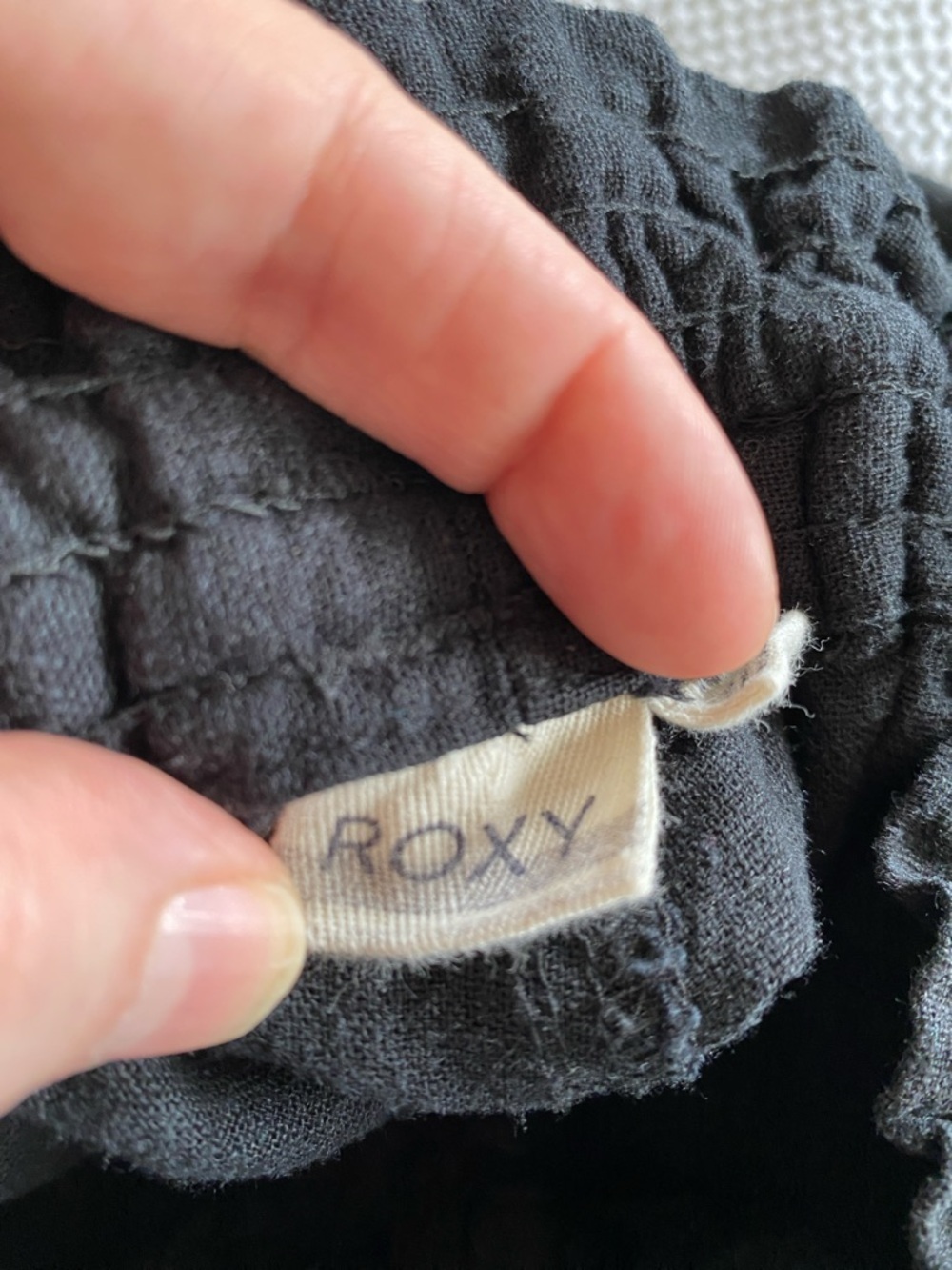 Roxy Black Linen/Viscose Blend Casual Pants with Drawstring and Flared Leg. - Picture 4 of 12